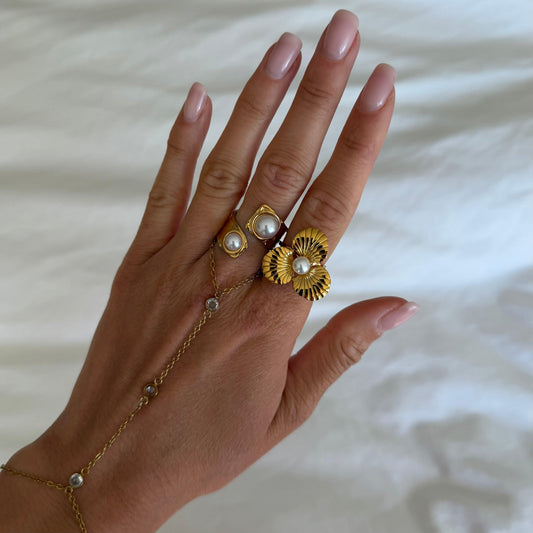 Flirty Bloom Ring - EVRYJEWELS