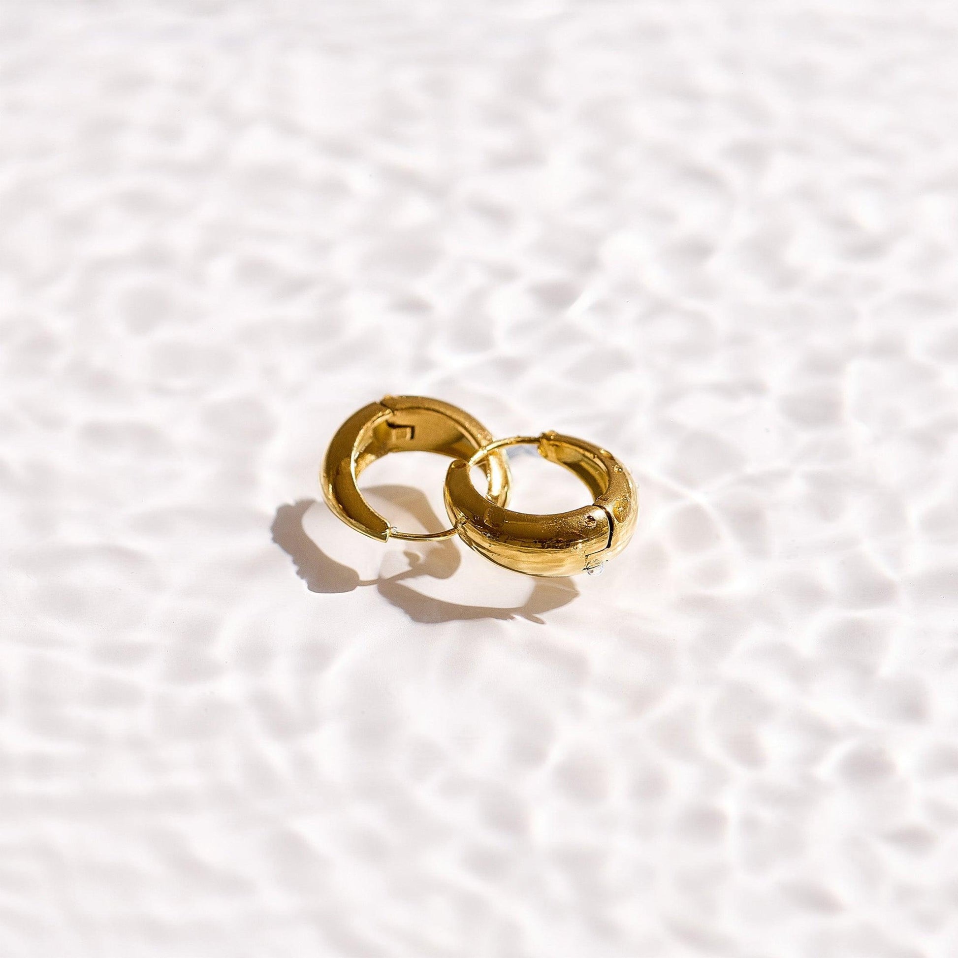 Teardrop Small Curve Hoop Earrings - EVRYJEWELS