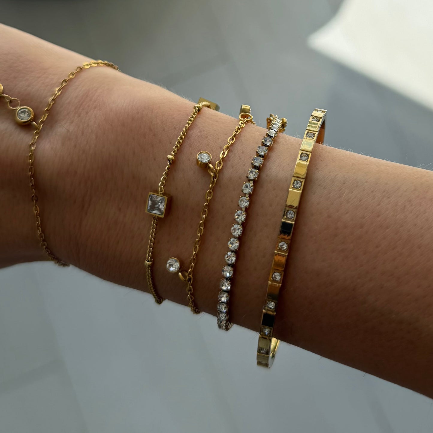 Halo Click Bangle - EVRYJEWELS