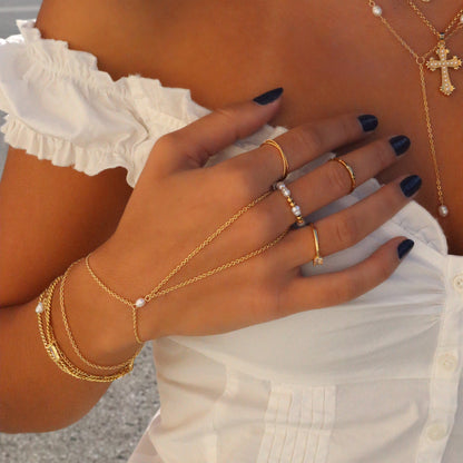 She's A Pearl Hand Chain - EVRYJEWELS